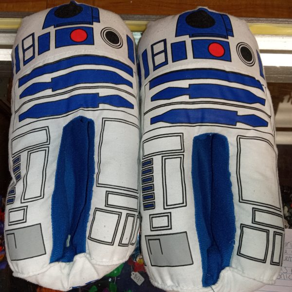 R2-D2 slippers